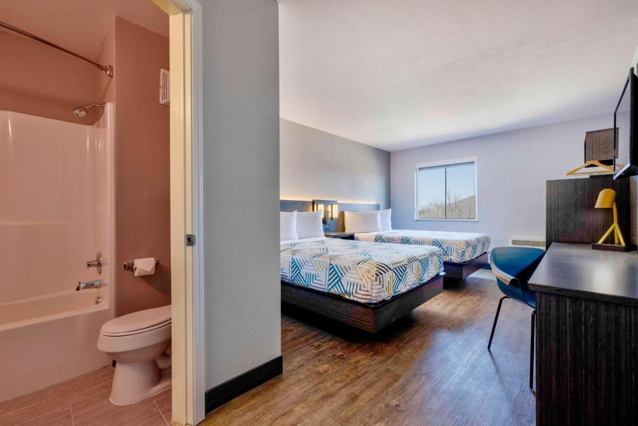 6-norman, Ok Hotel