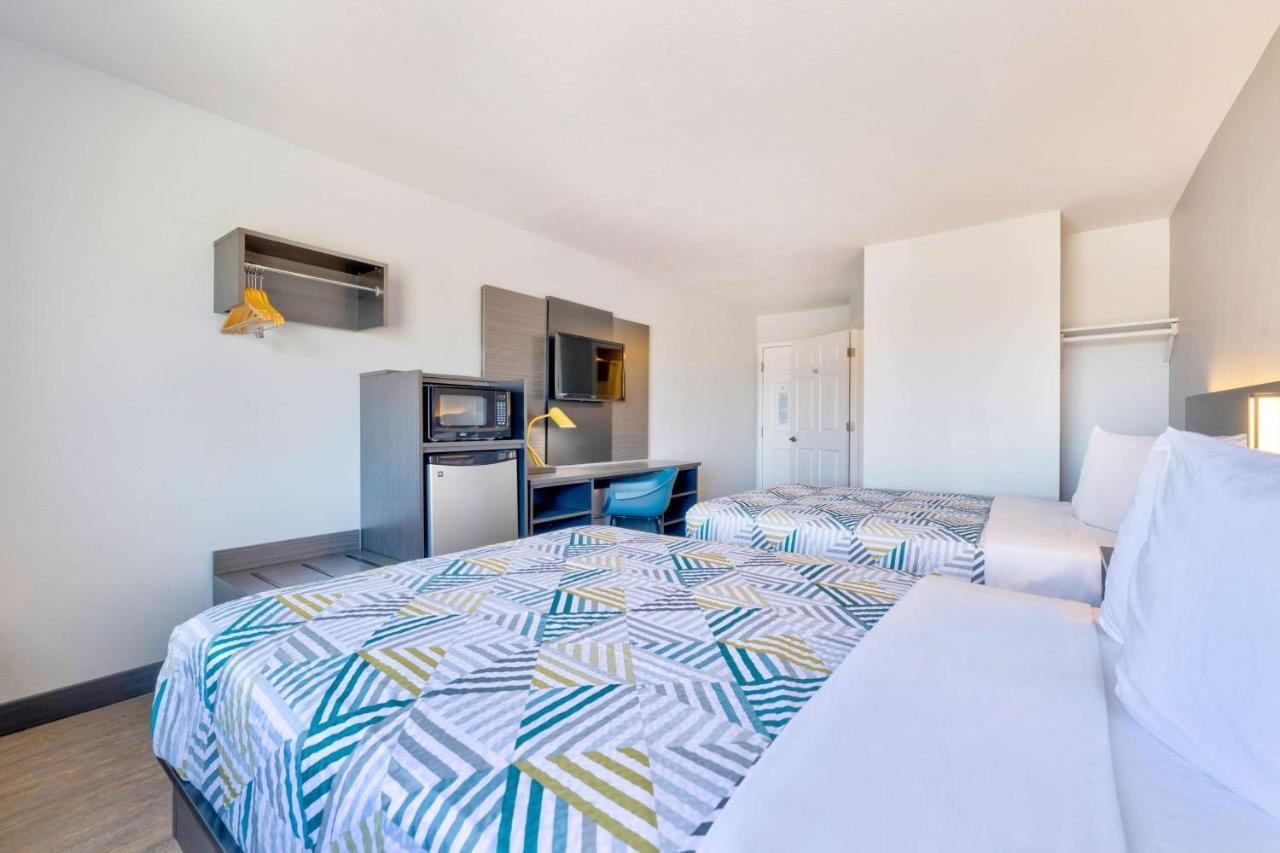 6-norman, Ok Hotel
